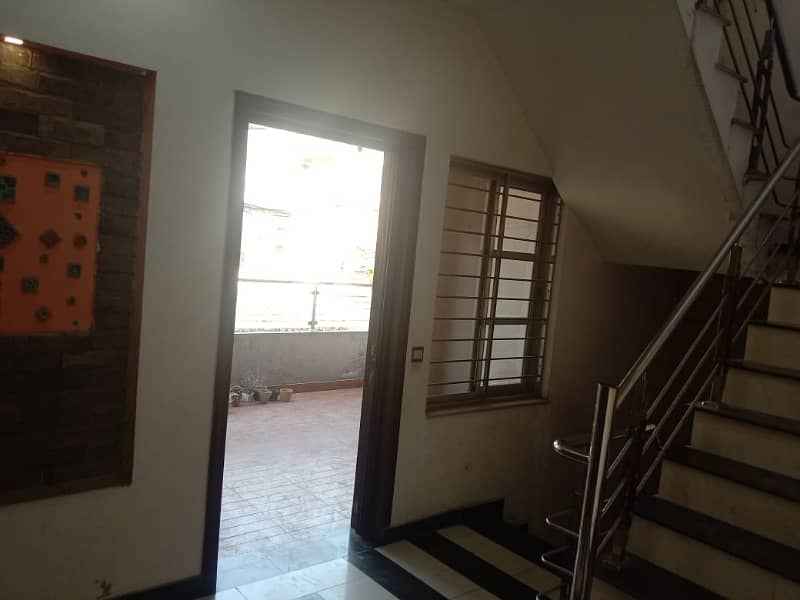 A 10 Marla House Is Up For Grabs In Allama Iqbal Town 17