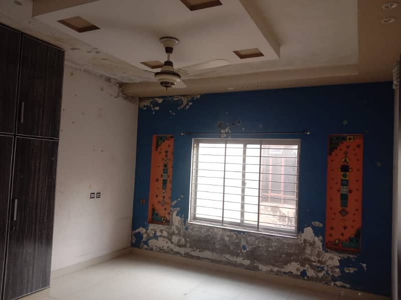 A 10 Marla House Is Up For Grabs In Allama Iqbal Town 32