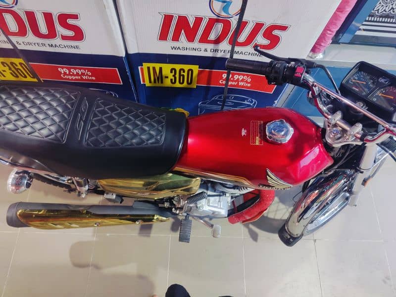 HONDA 125 SELF START 4