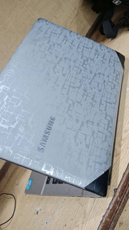 samsung 300E (i. 5 3rd generation) 4 gb ram 320 gb hard drive 3