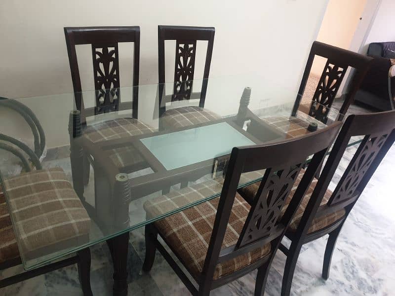 Dining table for sale 0