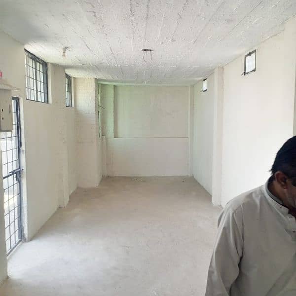 house for rent in Ravi block near to Kareem block main road 3