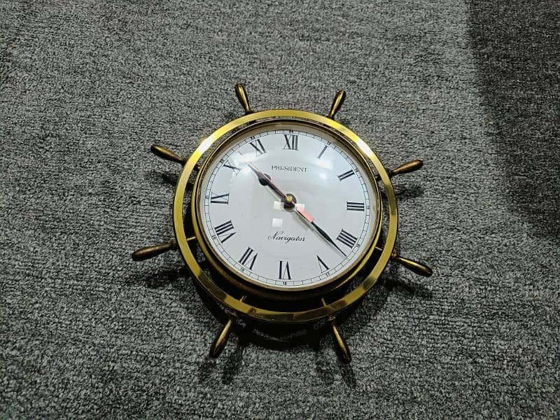 Brass Ships Wheel Nautical Clock vintage 0