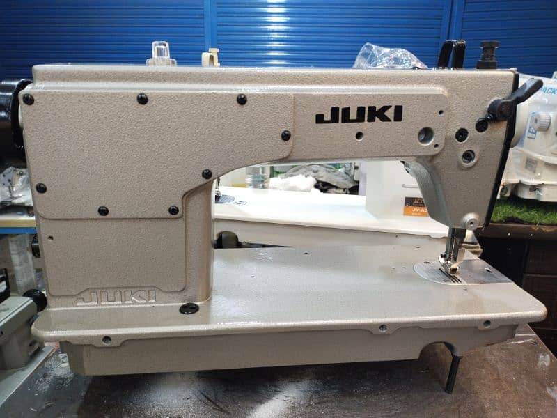 l sewing machine 555JUKI 0