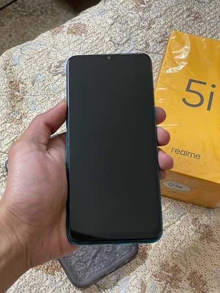 Realme 5i 4/64 with box 1