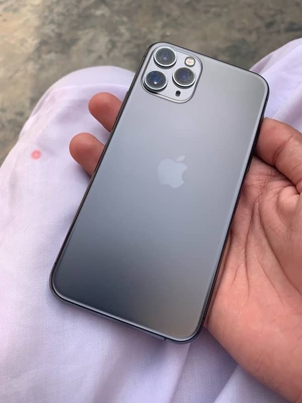 iphone 11pro factory unlocked. 10by10 1