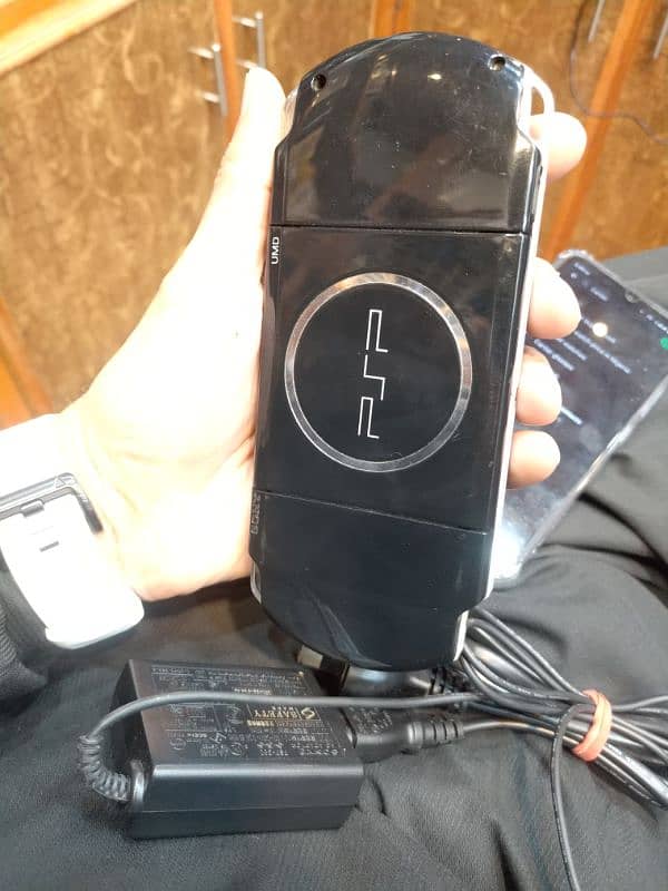 QUETTA PSP 3001 SLIM MODEL WITH ORIGINAL 8GB all ok 1