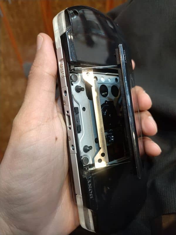 QUETTA PSP 3001 SLIM MODEL WITH ORIGINAL 8GB all ok 2