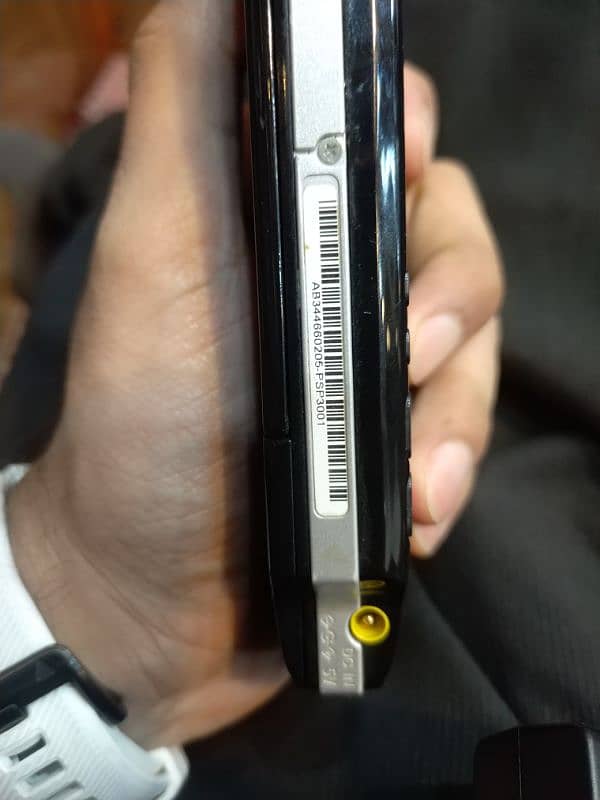 QUETTA PSP 3001 SLIM MODEL WITH ORIGINAL 8GB all ok 4
