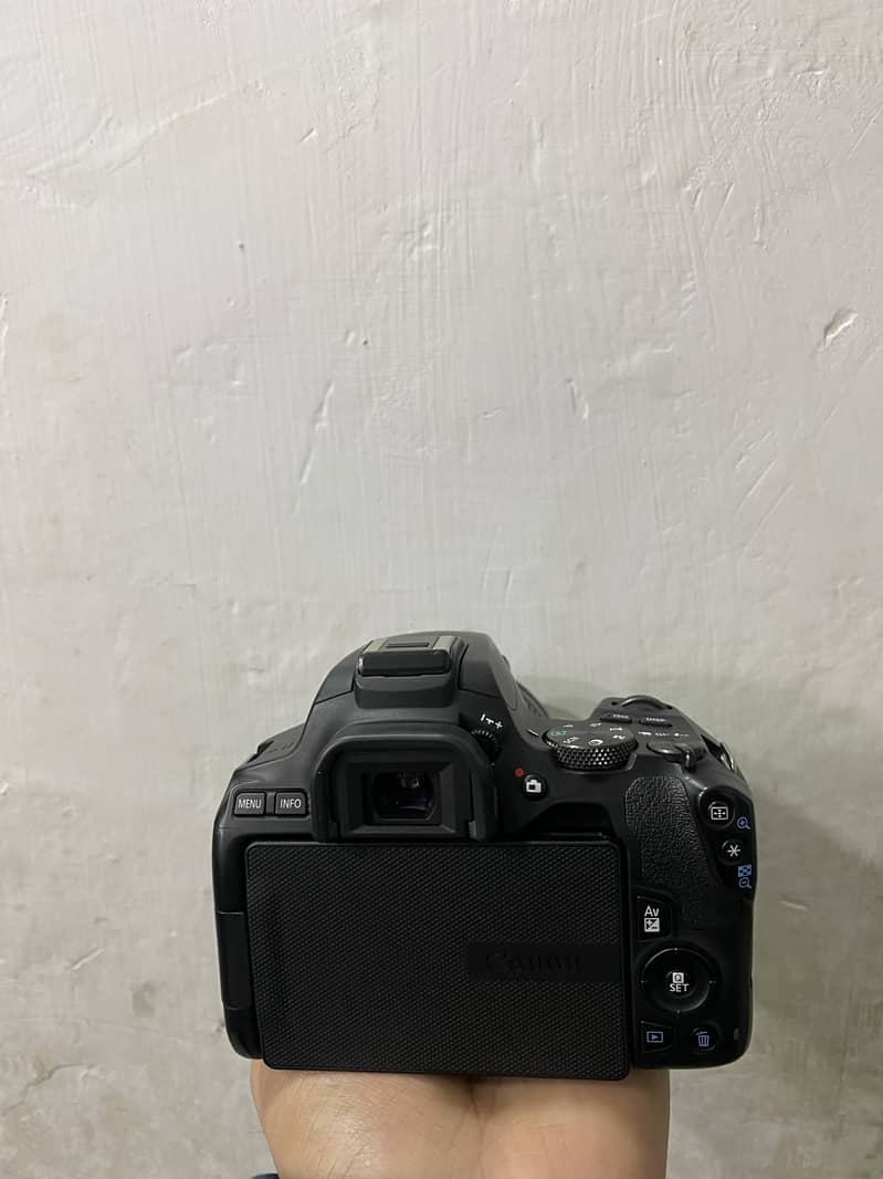 Canon 200d mark ii Brand New Condition 3