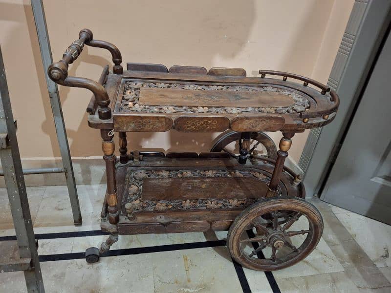 wooden tea trolly 0