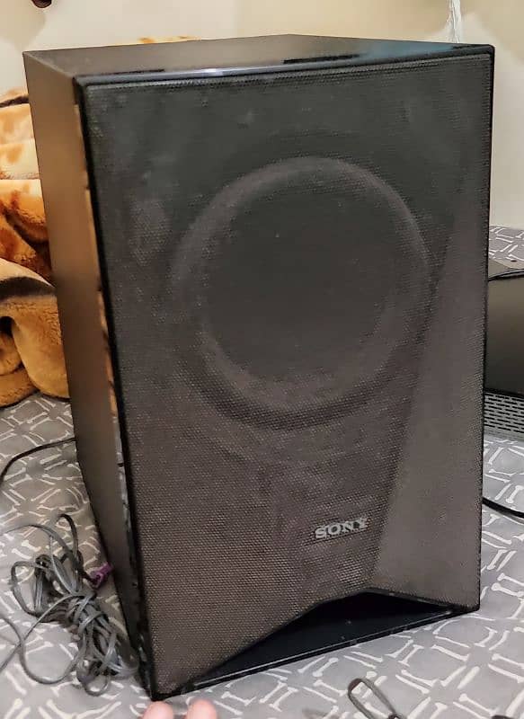 Sony home theater system. dz350 14