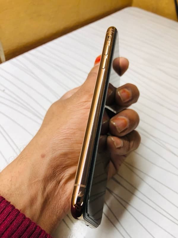 apple iphone XS 8