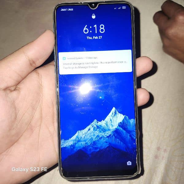 realme 5i 4/64 0