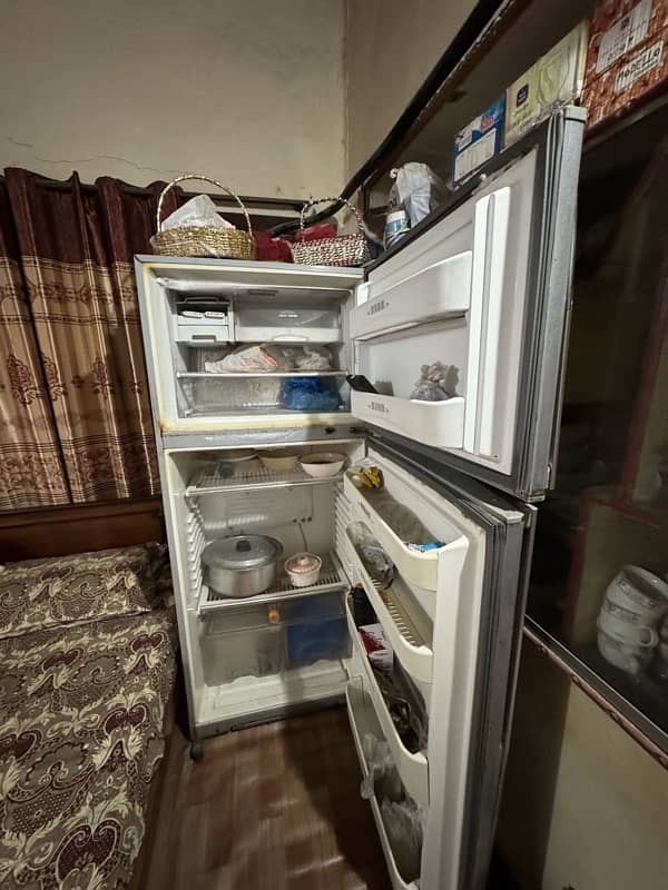 Dawlance Fridge for sale Jumbo sized Original. 6