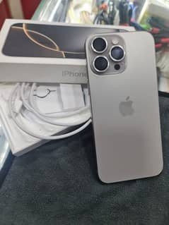 I phone 16 pro Max 256gb factory unlocked with box and cablr