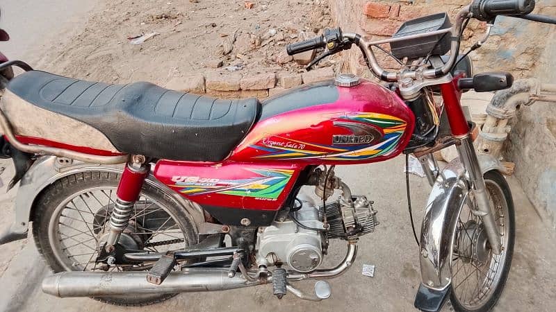 urgent sale bike koi kam ni honey wala rabta no 03055261958 0