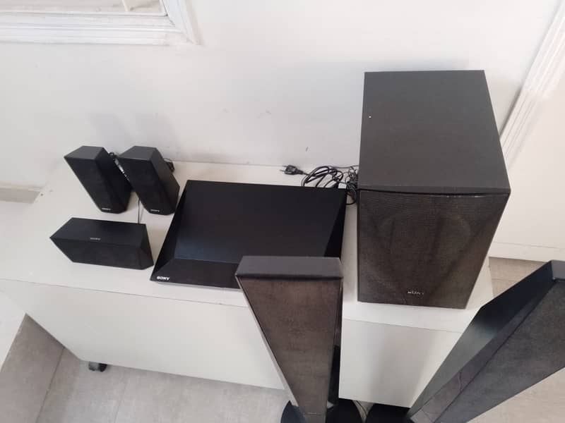 Samsung Home Theater Model no HBD-DZ650 1