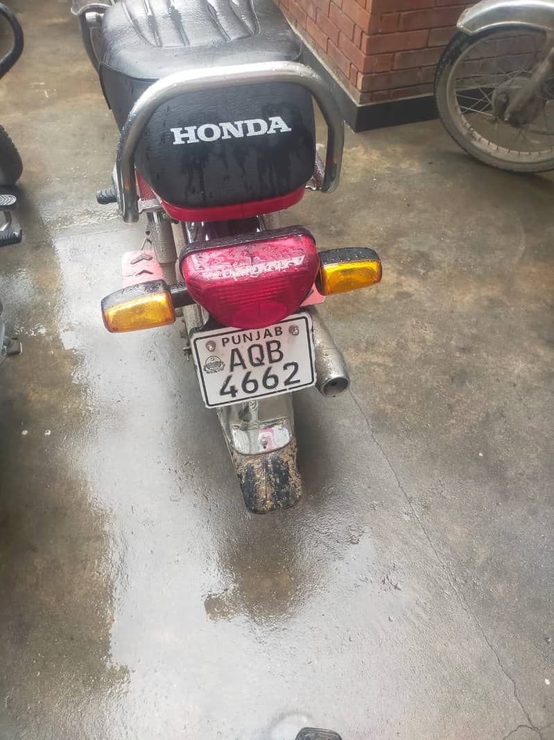 Honda CD 70 2023 4