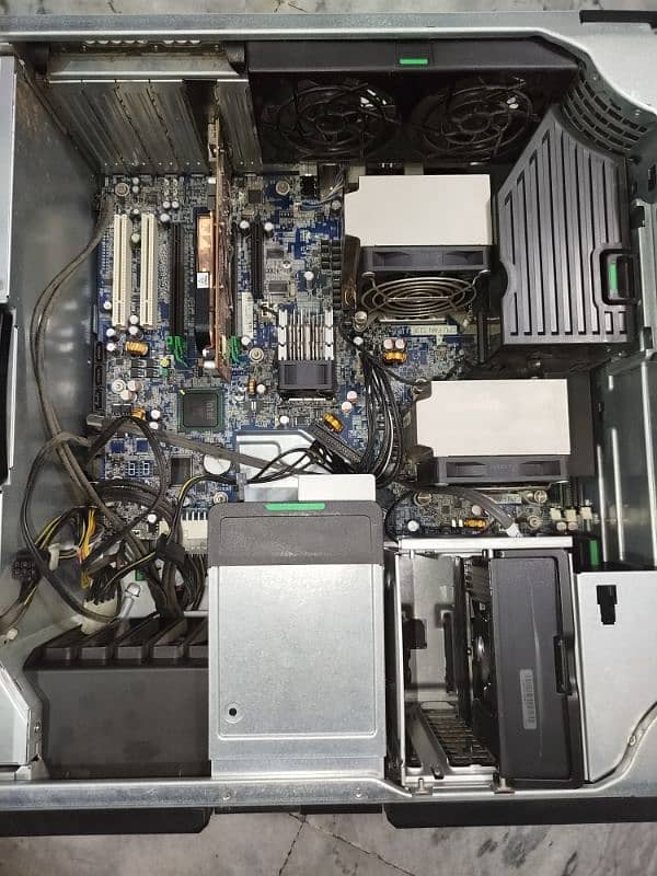 Intel Xeon - Z6000  Heavy Workstation 1