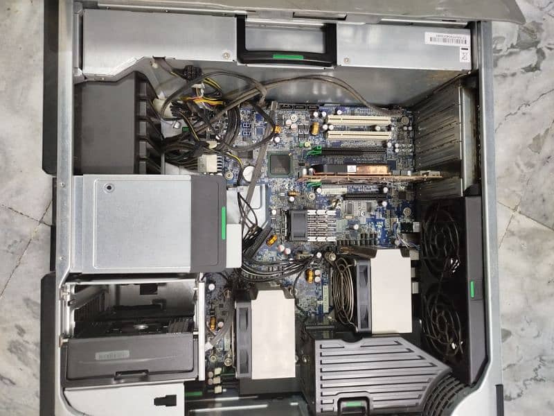 Intel Xeon - Z6000  Heavy Workstation 2