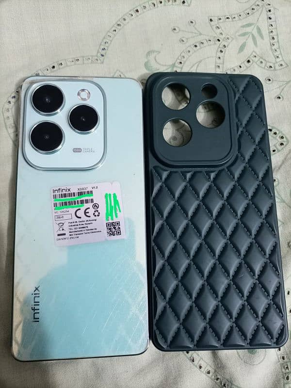 Infinix Hot 40 Pro complete box 1