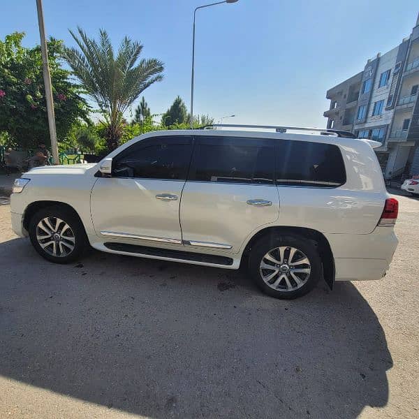 Toyota Land Cruiser 2018 3