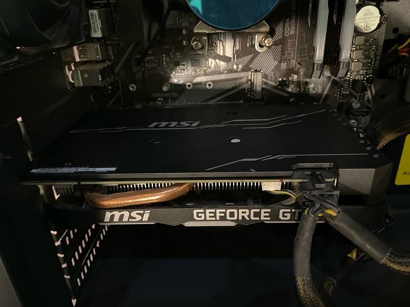 MSI GeForce GTX 1660 SUPER VENTUS XS OC 5