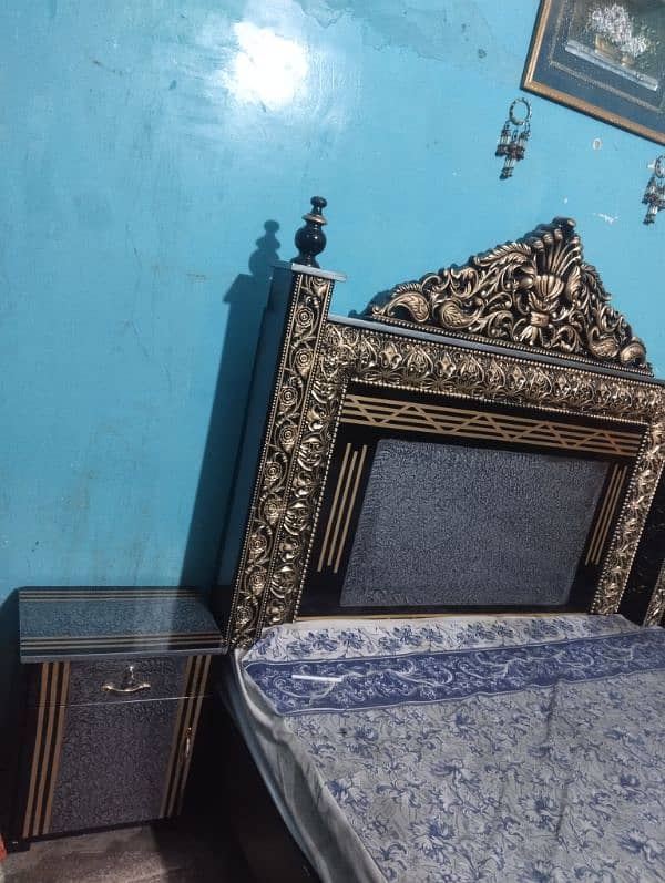 king bed for sale new condition ma ha no msg only call 0