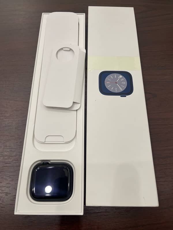 Apple watch Series 8 45mm Midnight Aluminium Case 0