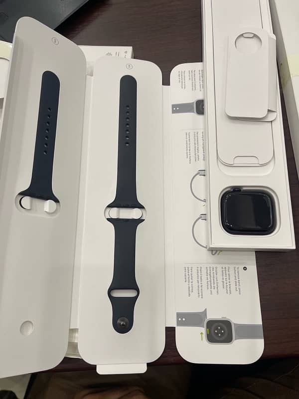 Apple watch Series 8 45mm Midnight Aluminium Case 1