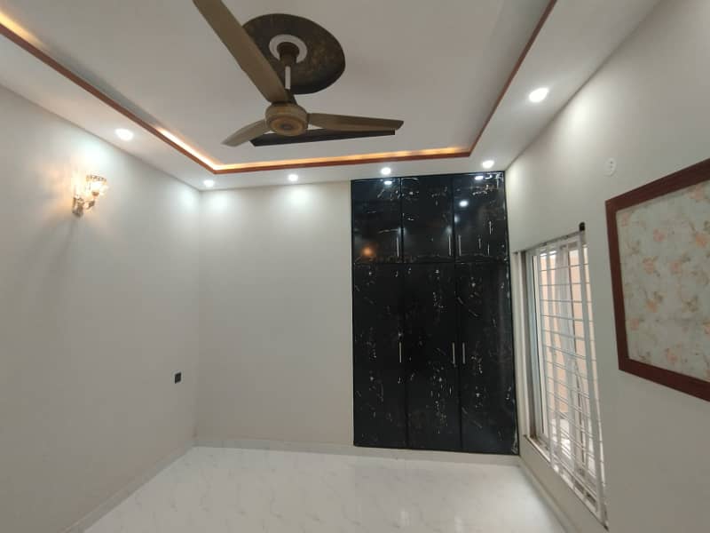 6 MARLA HOUSE FOR SALE IN MILITARY ACCOUNTS MAIN COLLEGE ROAD LHR 21