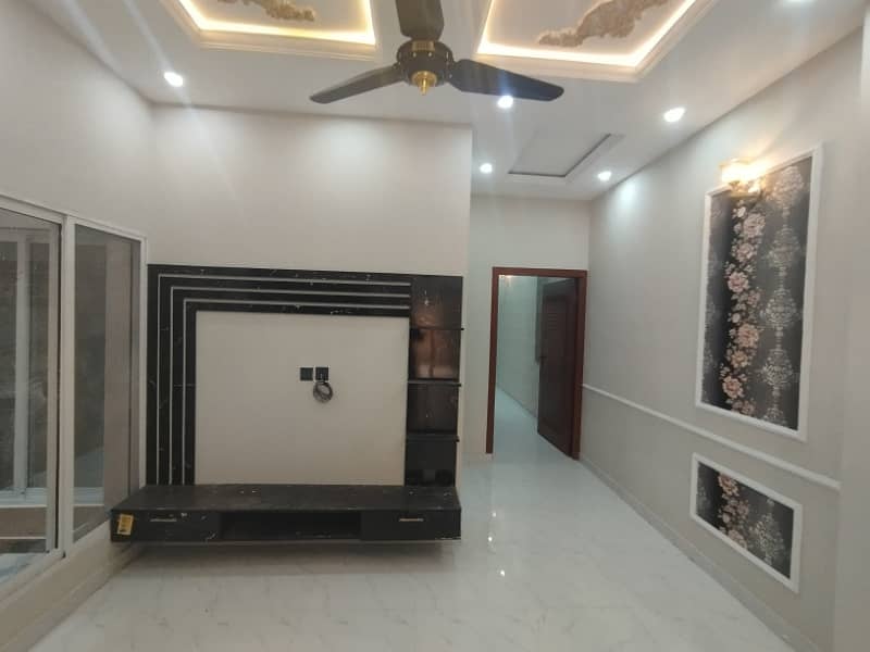 6 MARLA HOUSE FOR SALE IN MILITARY ACCOUNTS MAIN COLLEGE ROAD LHR 27