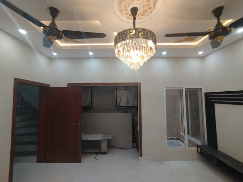 6 MARLA HOUSE FOR SALE IN MILITARY ACCOUNTS MAIN COLLEGE ROAD LHR 28