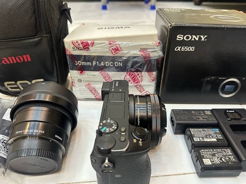 Sony a6500 with 2 lens and accessories 3