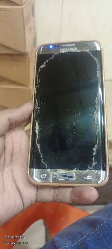 samsung s6 edge. . . bilkul ok set he. . . bs panel kharab he. . 0