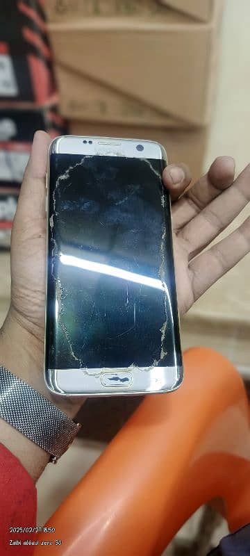 samsung s6 edge. . . bilkul ok set he. . . bs panel kharab he. . 2