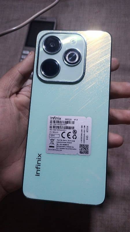 Infinix hot 40i 8 _256 with box 10/10 condition full ok 16