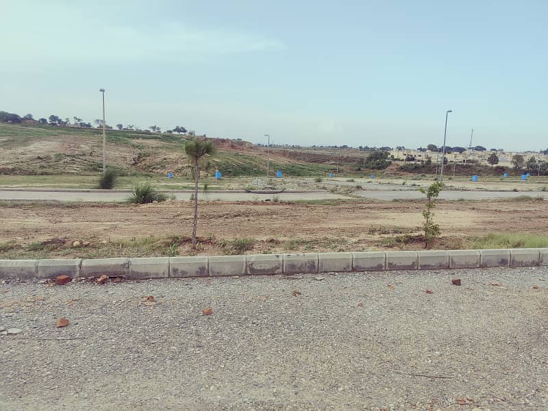 8 Marla Developed 120 ft Road Commercial Plot for Sale in front of Army Public School, Sector Lilly, DHA-07 0