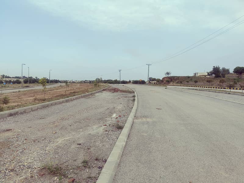 8 Marla Developed 120 ft Road Commercial Plot for Sale in front of Army Public School, Sector Lilly, DHA-07 1