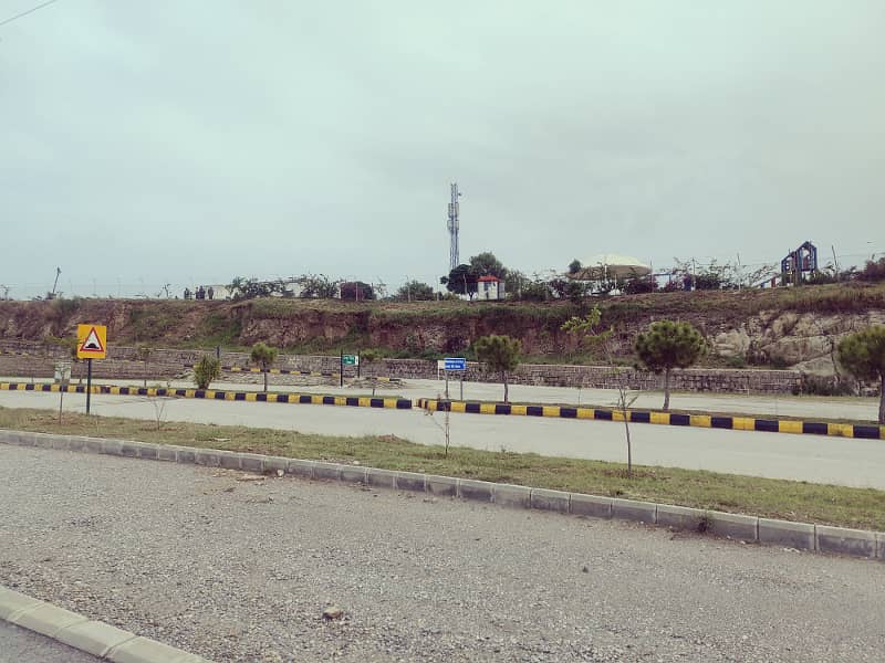 8 Marla Developed 120 ft Road Commercial Plot for Sale in front of Army Public School, Sector Lilly, DHA-07 6