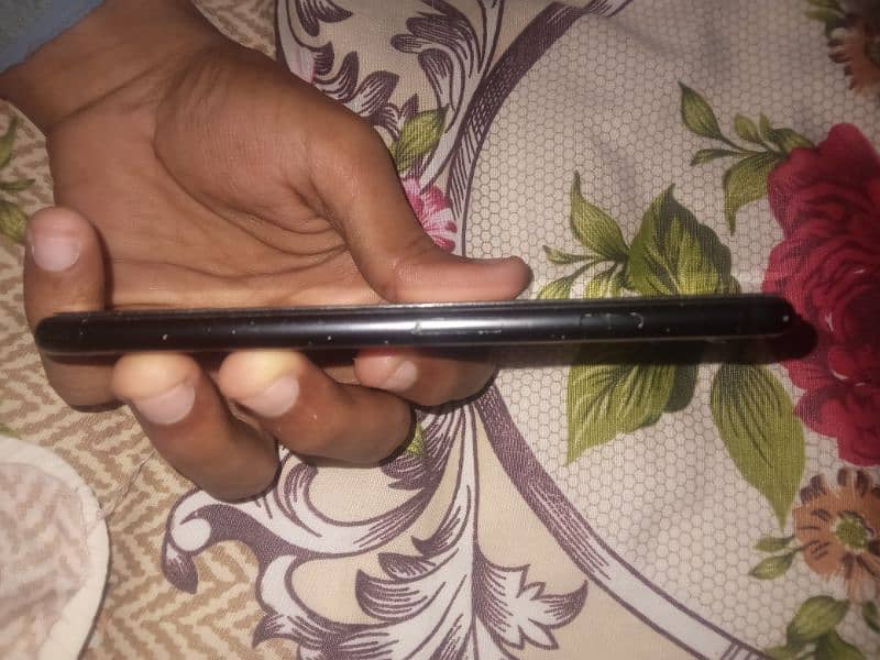 I phone 7 non pta  128 gb for sale urgent need money but I phone 8 1