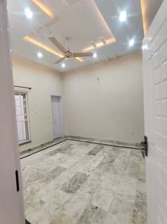 8 MARLA UPPER PORTION FOR RENT IN MILITARY ACCOUNTS MAIN COLLEGE ROAD LHR