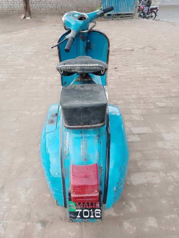 Vespa super 9