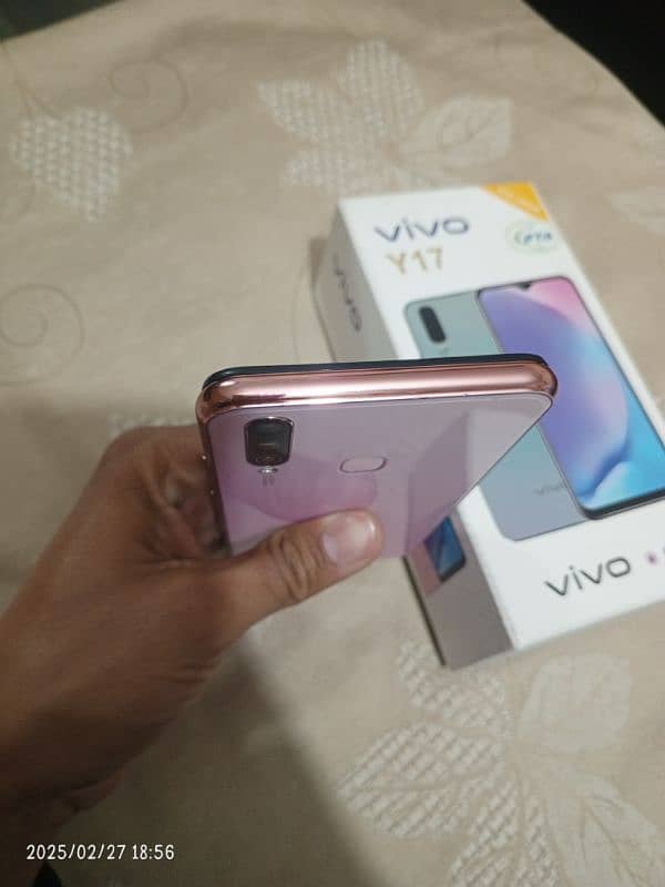 Vivo Y17 8/256 in G6 3