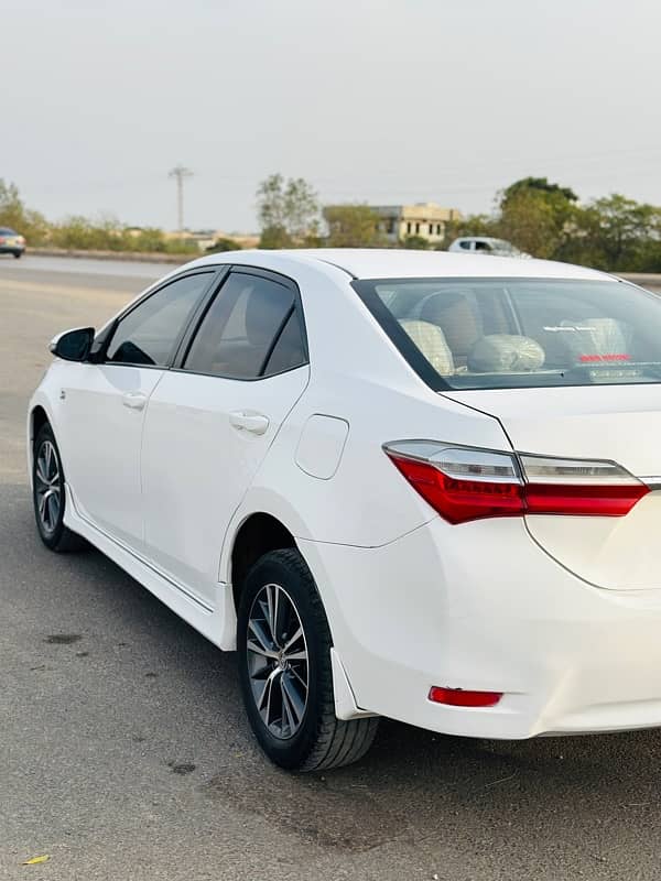 Corolla Altis 1.6 2018 5