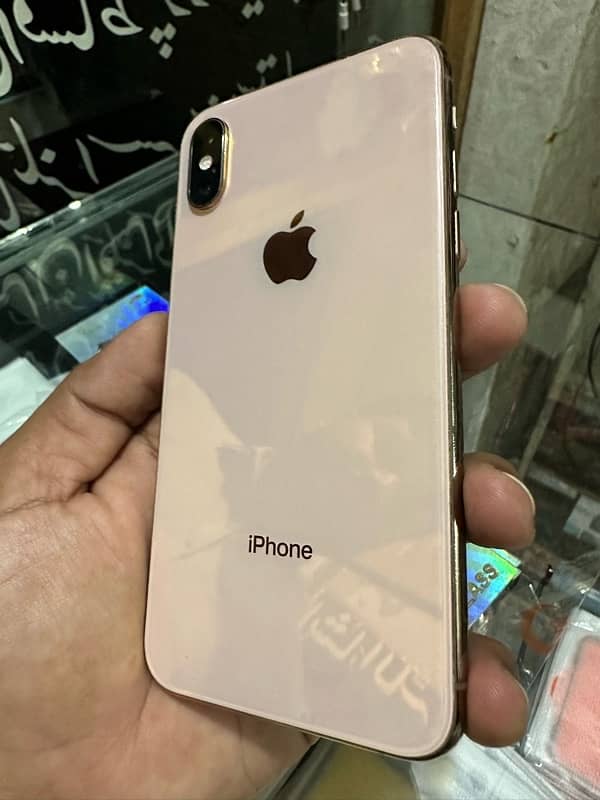 iphone xs 64gb golden 3