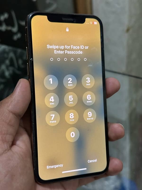 iphone xs 64gb golden 4