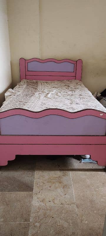 single bed with mattressfor sale 0