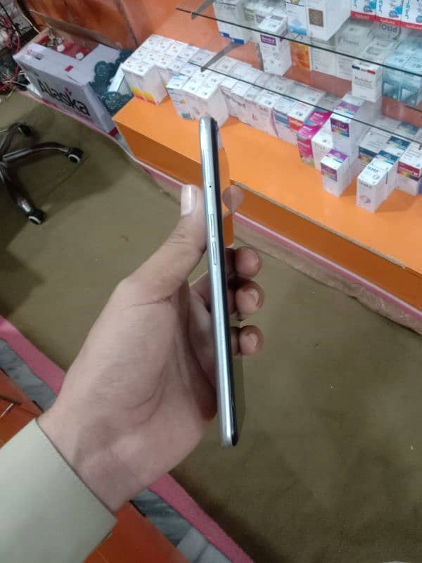 oppo A16 (4,64) contact 03081257840 4